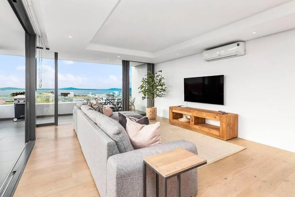 Elegant 3-Bedroom Retreat ケープタウン